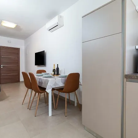 Apartman Gioia *