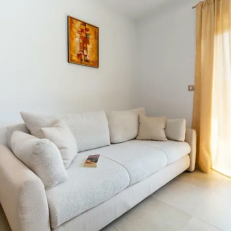 Gioia Apartment *